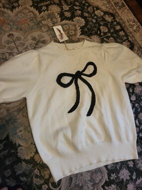 Jessica Simpson Cream Crewneck Sweater with Black Bow